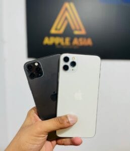 Apple Asia Iphones 2.jpg